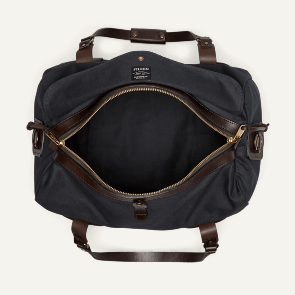 Filson Medium rugged twill duffle bag